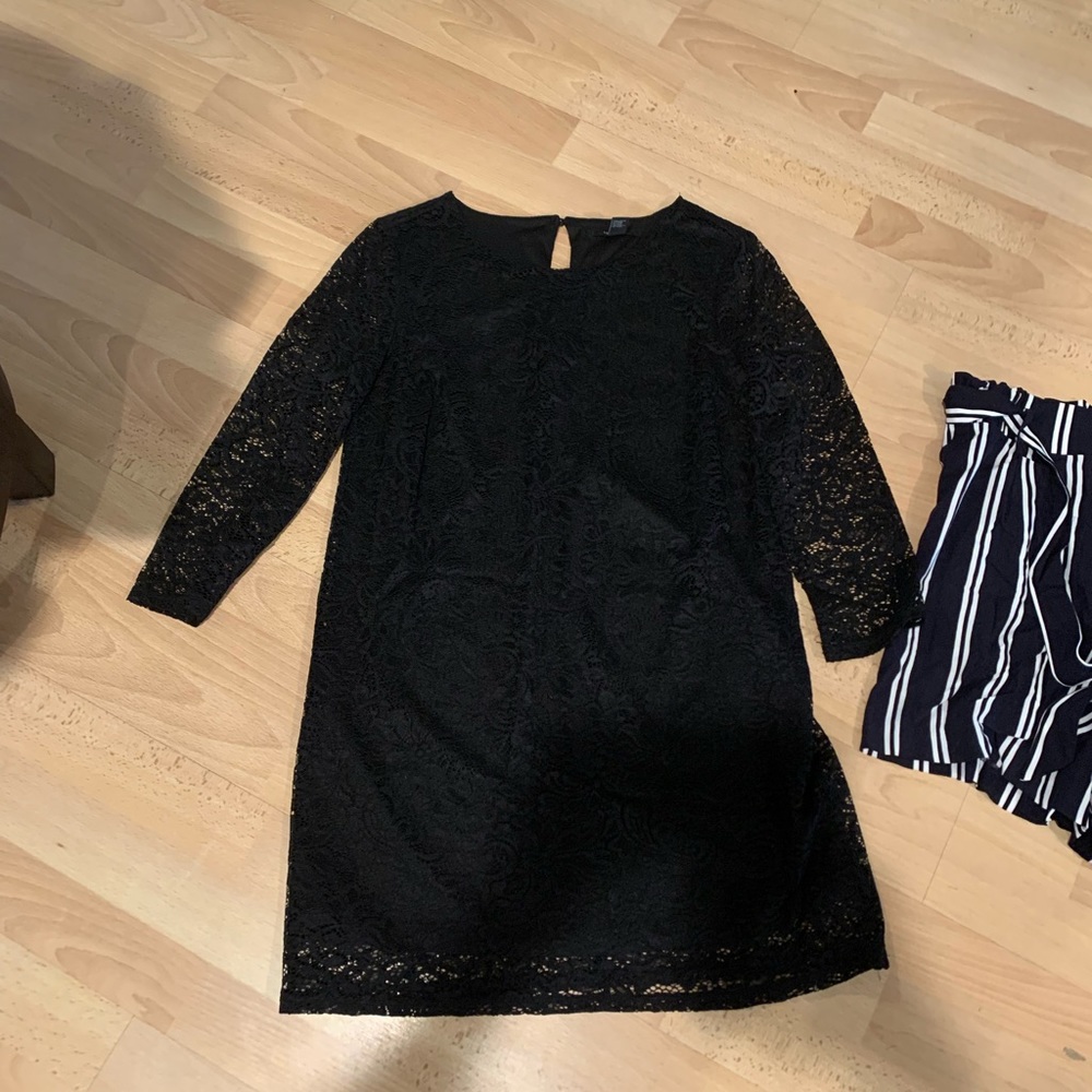 Forever 21 black lace dress♥️